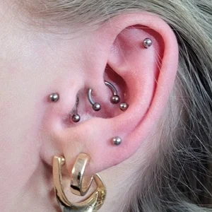 Nordik Piercing: piercings flat, daith, tragus, conch et helix