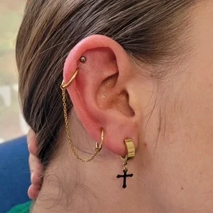 Nordik Piercing: Piercings helix